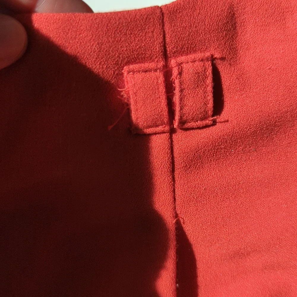 Red shorts - Picture 2 of 4